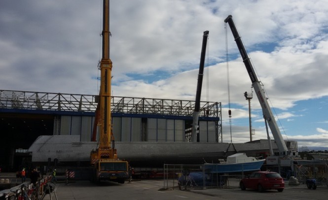 Superyacht LONGITUDE 47 hull