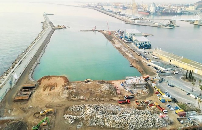 Construction of Marina Vela in Barcelona