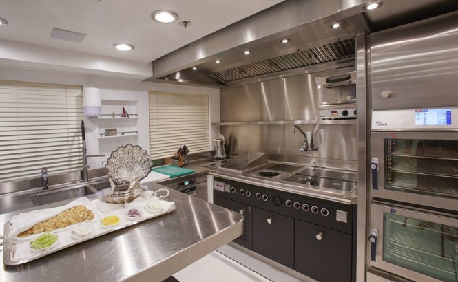 MADAME KATE - Galley