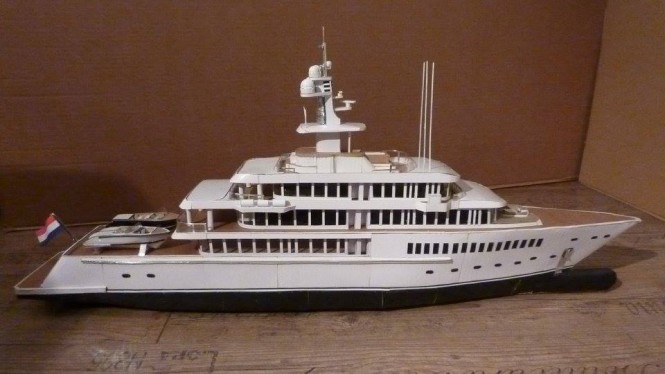 Model of MUSASHI by Feadship - Image credit to Cardboardyachts