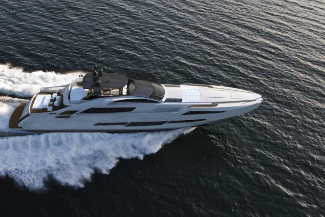 Pershing 140 - running view