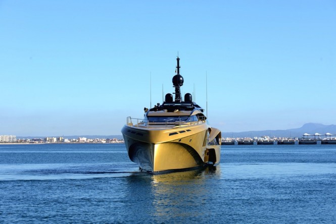 The striking gold KHALILAH