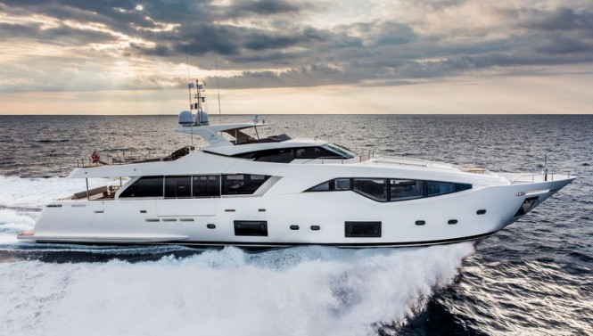 CL108 VARDAR - side view