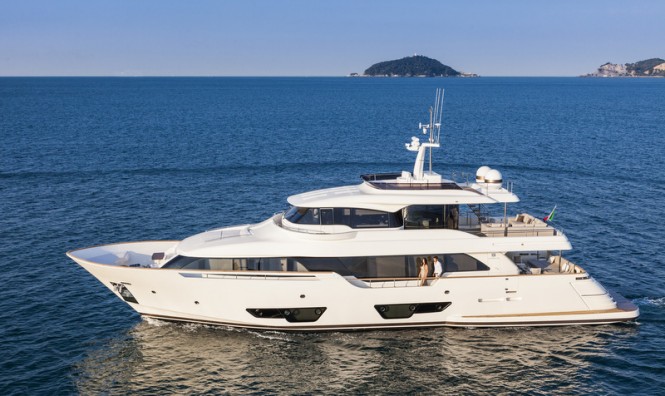 Custom Line Navetta 28 designed by Zuccon International Project