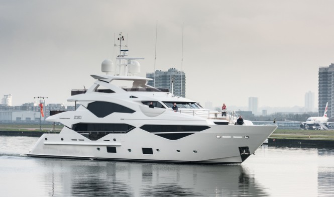 Luxury Yacht ZOZO by Sunseeker
