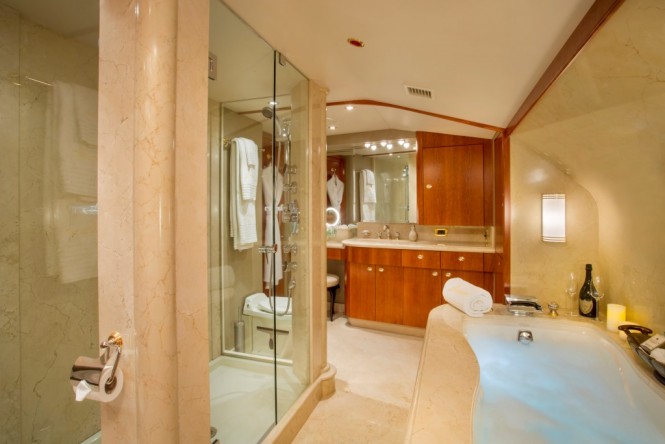 ARIOSO - master bathroom