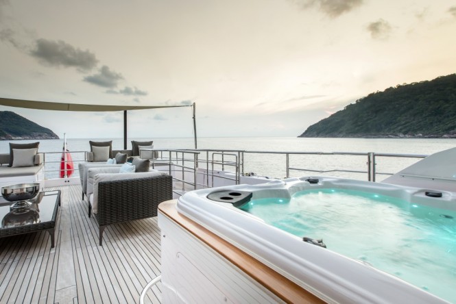 Mykonos - Flybridge - Jacuzzi