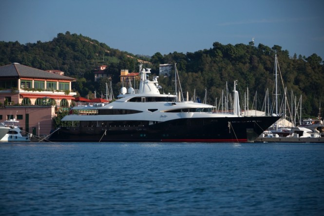 Blue Eyes Superyacht in Porto Lotti
