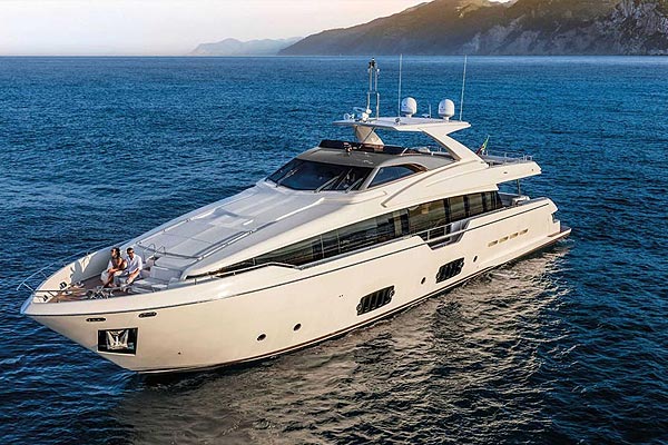 Ferretti 960