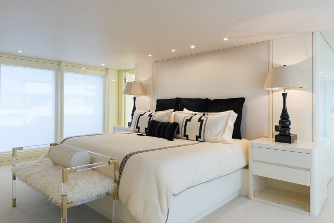 MY SHE'S A 10 - Master cabin