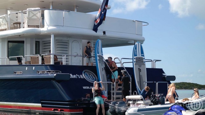 SHE'S A 10 - TRANSOM