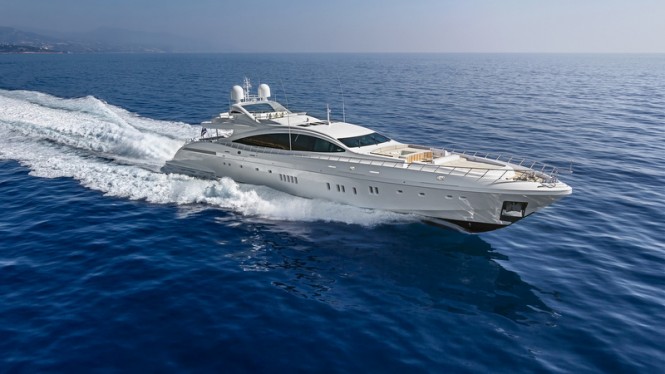 Mangusta 165 E underway