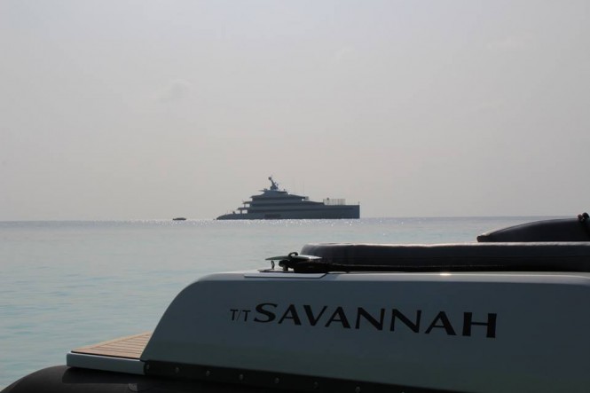 Savannah and her tender - Photo @dougiesocean and Feadship Fanclub