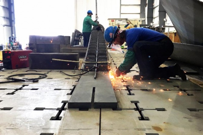 Construction of Hull 510 of a 31,55m explorer yacht at Burger Boat