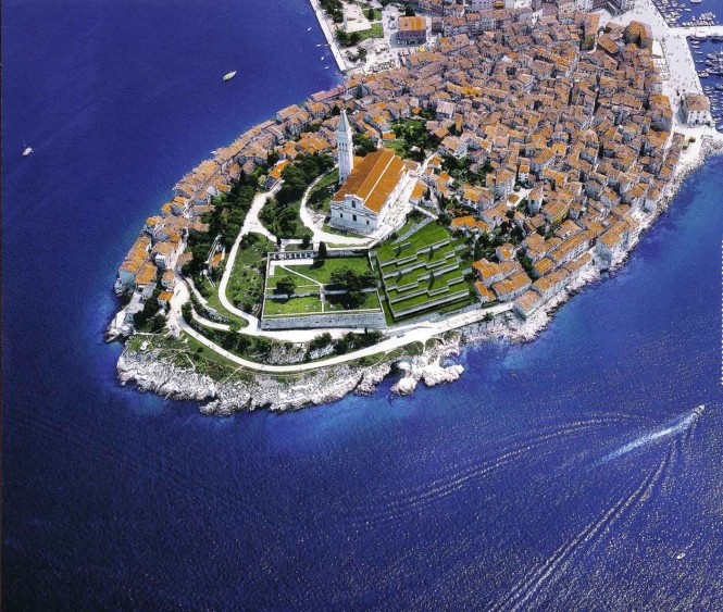Croatia luxury yacht charter