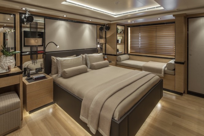 EIGHT - lower deck VIP