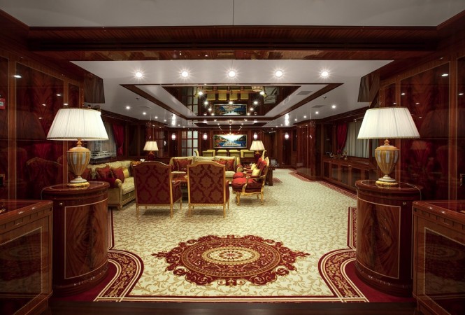 GAZZELLA - Main Saloon entrance