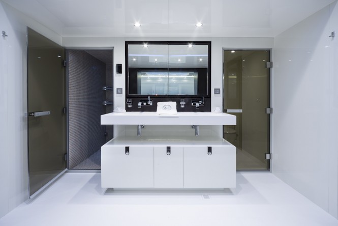 Owner en suite bathroom ©Guillaume Plisson