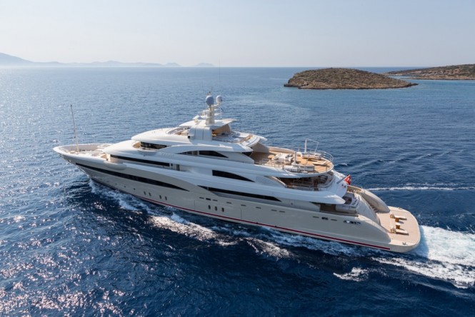 Superyacht Opari