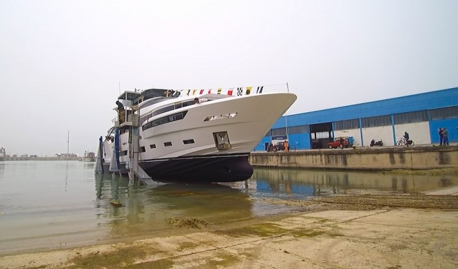 Motor Yacht DREAMLINE 26 at launch