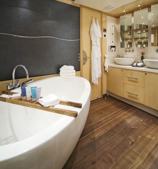 Owner Bathroom - SALU