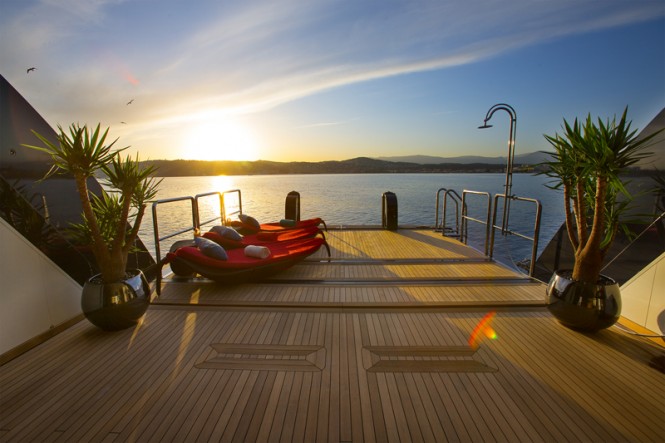 Cocoa Bean - Swim platform