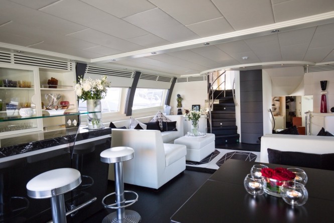 SAMJA main saloon bar