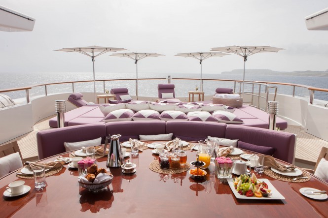 ST DAVID - al fresco dining and relaxation