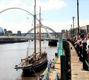 P/R: Veteran crew sailing around UK coast