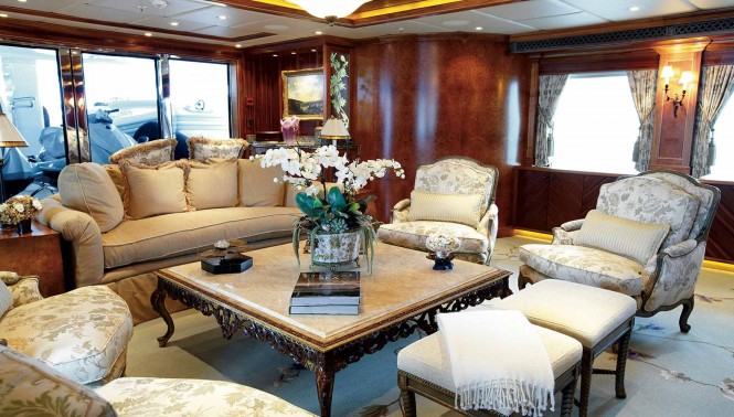 UNBRIDLED-MOTOR-YACHT-CHARTER_3