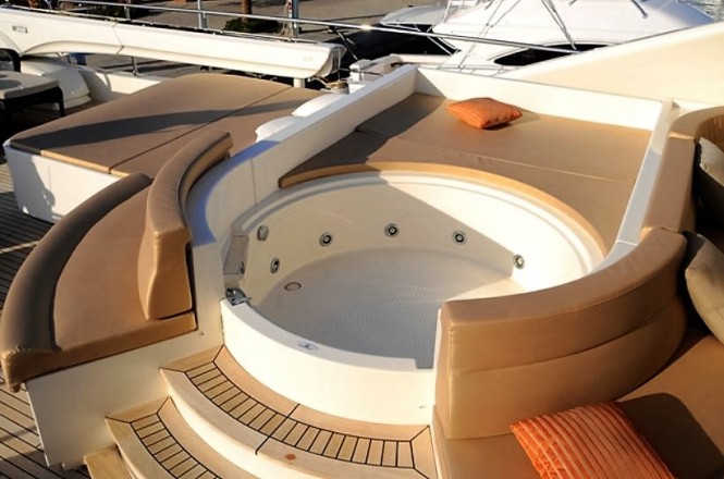 Yacht Robusto (ex PORT GHALIB) - Sundeck Spa Pool