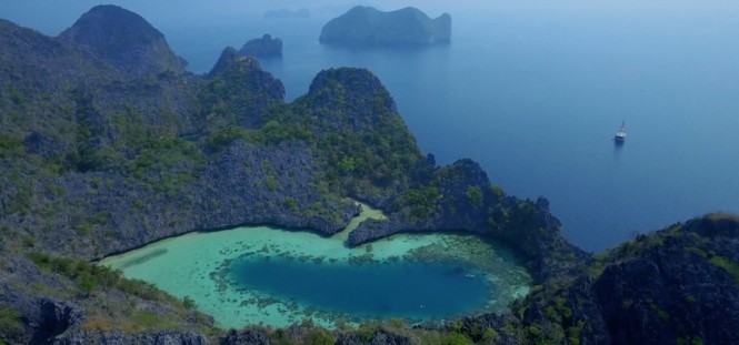 Dunia Baru Myanmar Cocks Comb Island
