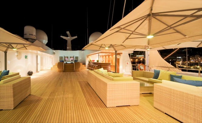 LAUREN L - Upper deck