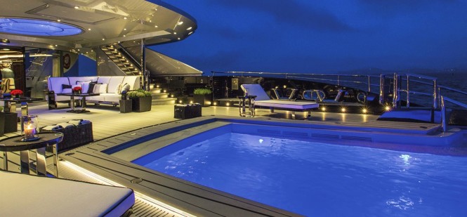 M/Y OKTO - Saltwater/Freshwater infinity pool