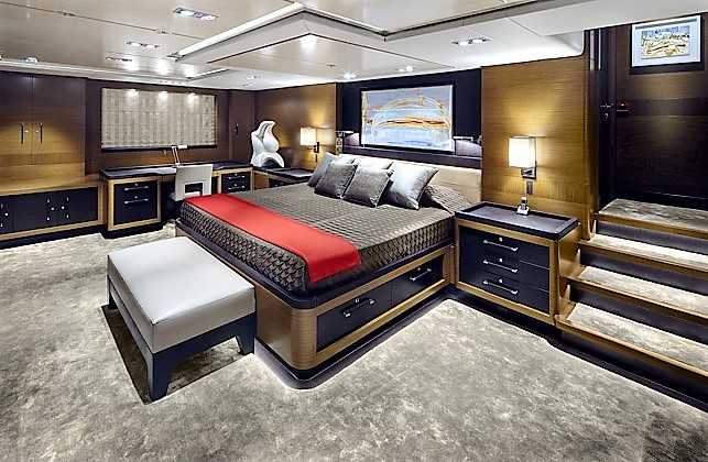 Luxury yacht KOKOMO - Master suite