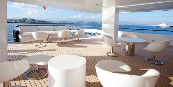 Motor yacht AIR - Alfresco seating area