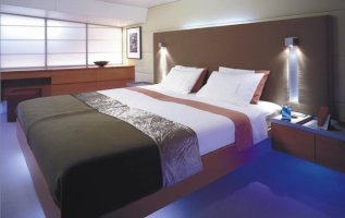 the-master-cabin-on-board-superyacht-phoenix