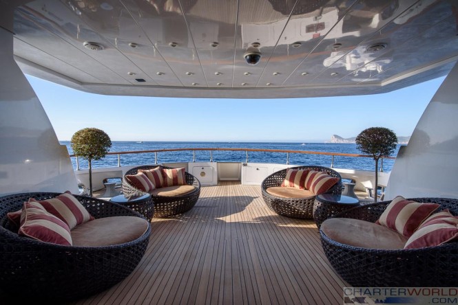 Superyacht OCEAN GLASS - Sun loungers