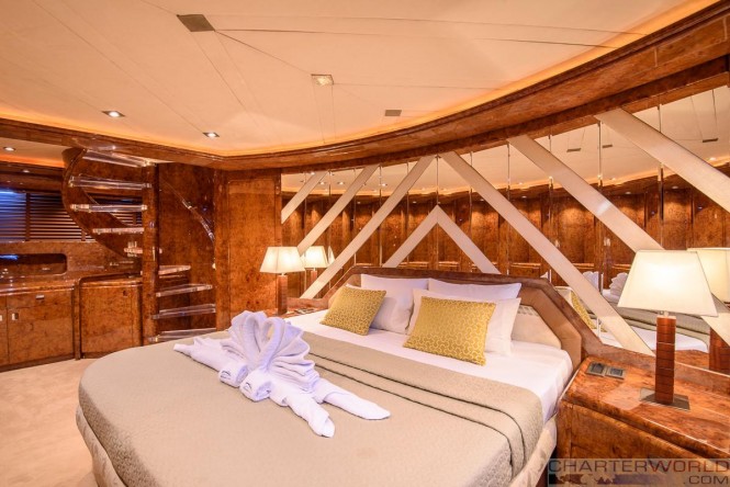 Luxury Yacht OCEAN GLASS - Master suite