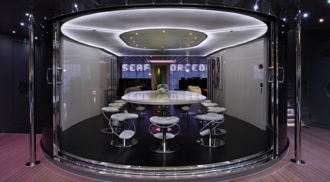 Luxury yacht SEA FORCE ONE - Sky lounge