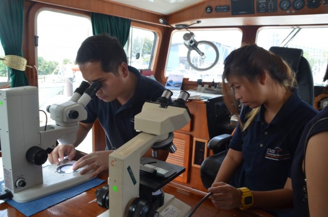 Educational Outreach Program aboard D/Y Lady Jo with the National University of Singapore