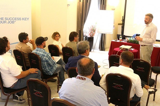 Captains Briefing By Tourist 2015