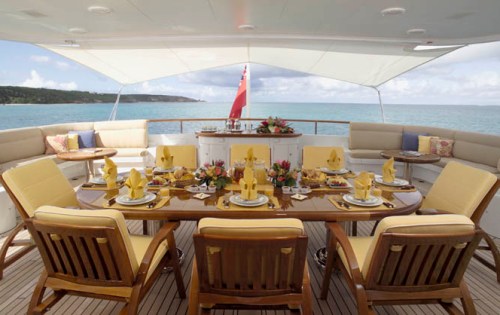 feadship-motor-yacht-huntress-aft-deck-alfresco-dining