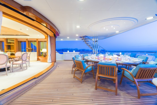 M/Y Callisto Alfresco dining 