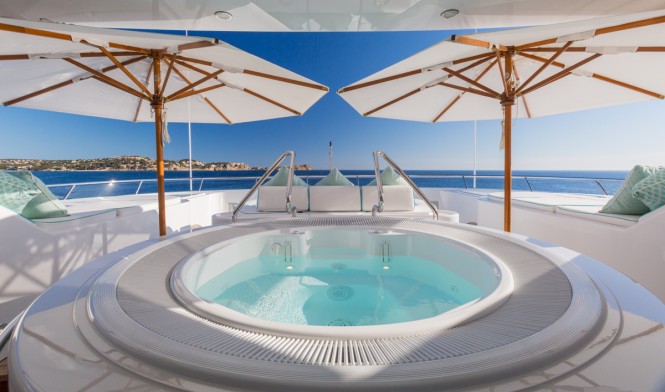 M/Y Callisto Jacuzzi