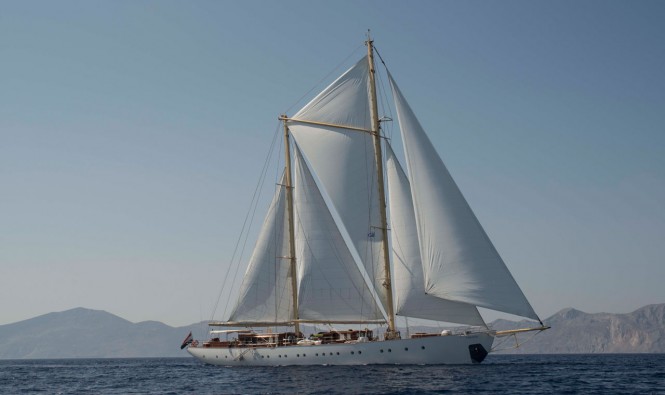 sailing-yacht-rhea
