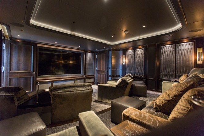 Superyacht AQUILA - Cinema