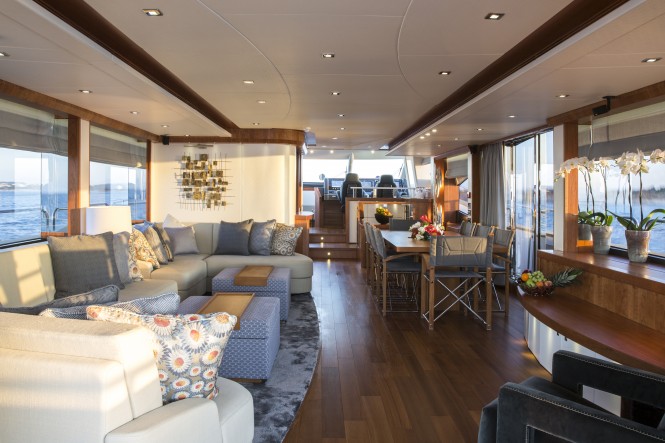 Luxury yacht PLAY THE GAME - Beautifully styled main salon