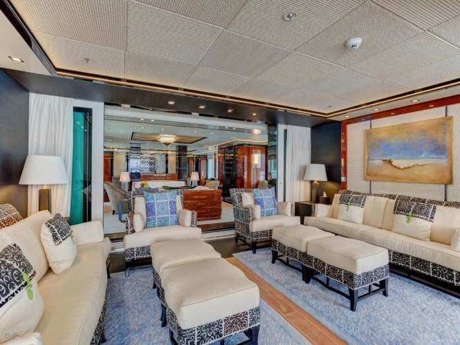 Luxury yacht PARTY GIRL - Exterior lounge and view into main salon