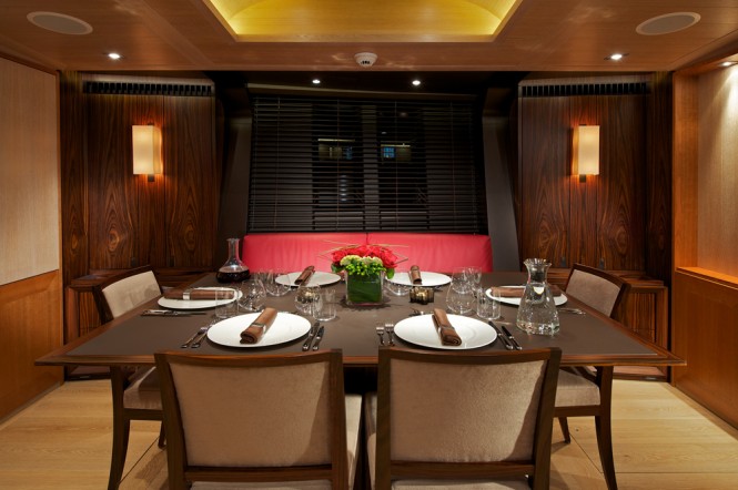 Luxury yacht SARISSA - Formal dining